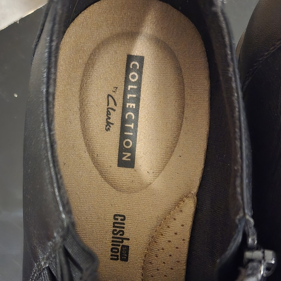 Clark's Soft Cushion Low Heel - Picture 4 of 5